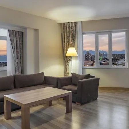 Отель Ramada By Wyndham Lara 5*
