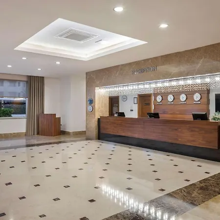 Ramada By Wyndham Lara Отель