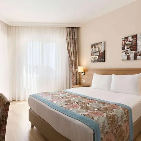 Отель Ramada By Wyndham Lara