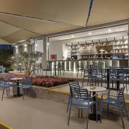 Ramada By Wyndham Lara Hotell