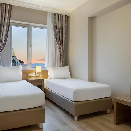 Hotel Ramada By Wyndham Lara