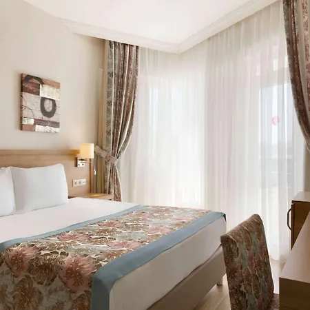 Hotell Ramada By Wyndham Lara 5*