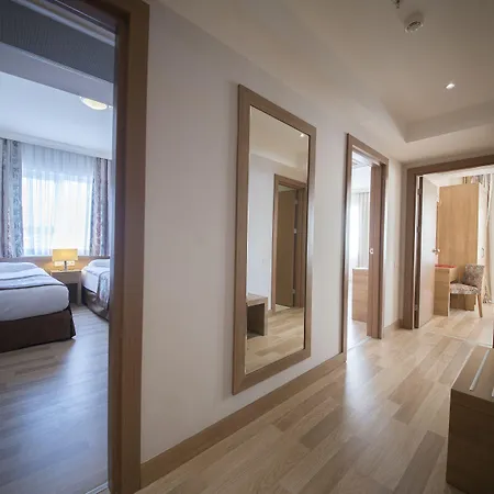 Ramada By Wyndham Lara 5*