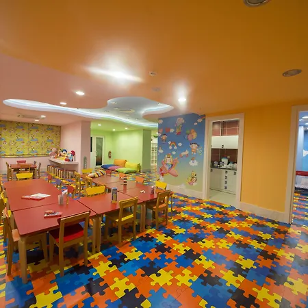 Ramada By Wyndham Lara Hotell 5*