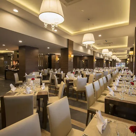 Ramada By Wyndham Lara Hotell Antalya