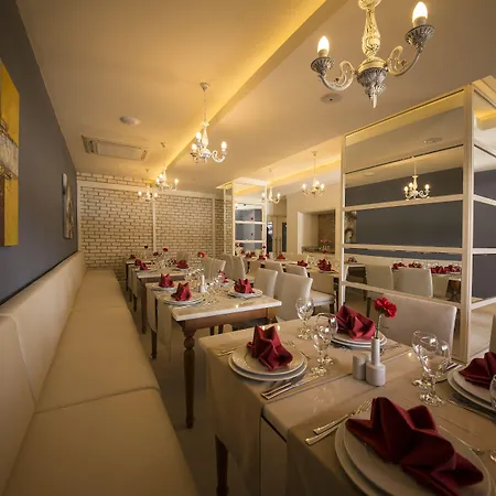 Ramada By Wyndham Lara Hotell