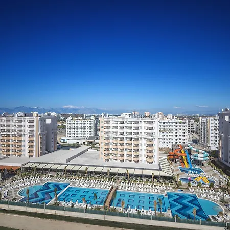 Ramada By Wyndham Lara Hotell