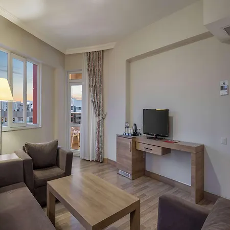 Hotell Ramada By Wyndham Lara 5*