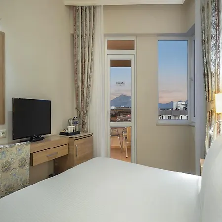 Hotel Ramada By Wyndham Lara Antalya