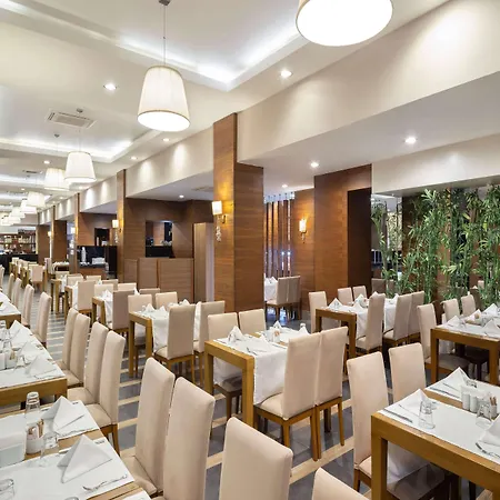 Hotel Ramada By Wyndham Lara