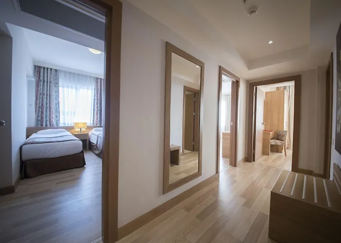 Ramada By Wyndham Lara 5*