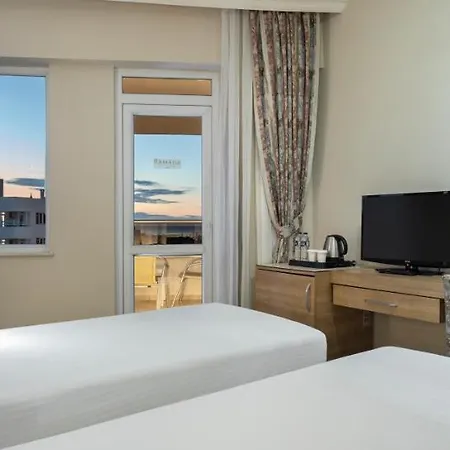 Ramada By Wyndham Lara Hotel Antália
