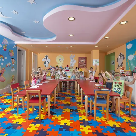 Ramada By Wyndham Lara Antalia