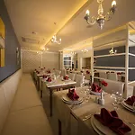 Ramada By Wyndham Lara فندق